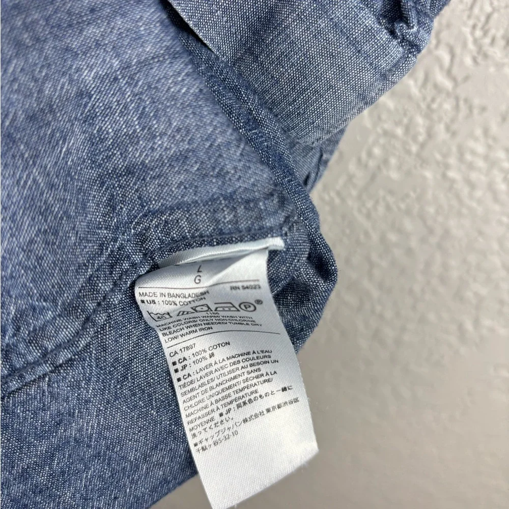 Banana Republic Soft Wash Standard Fit Chambray Shirt Men’s Large Blue Cotton